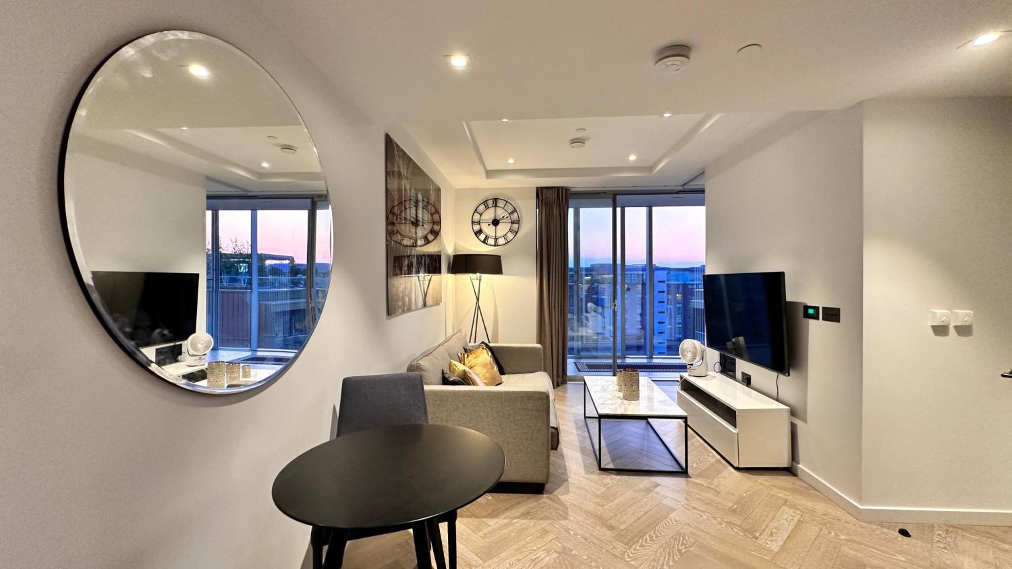 Battersea Power Station - Winter Garden Balcony & 1Gb Wifi - Luxurylondonstays 외부 사진