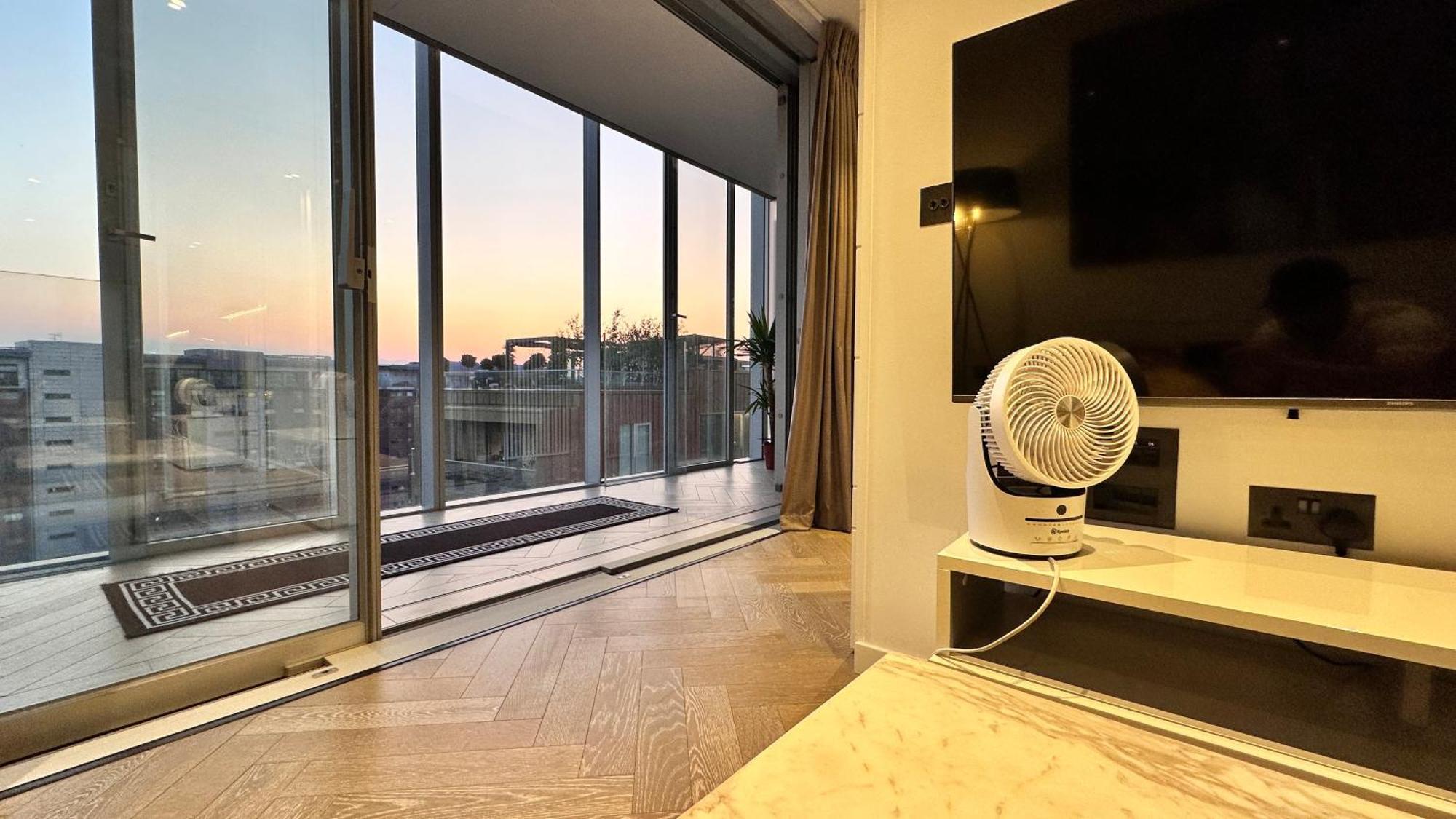 Battersea Power Station - Winter Garden Balcony & 1Gb Wifi - Luxurylondonstays 외부 사진